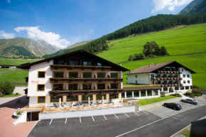  Berghotel Tyrol  Сеналес